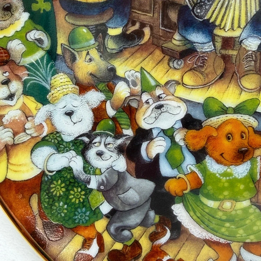 St Patricks Day Dogs Collector Plate 8 Inch Gold Rim Irish Shamrock Whimsical‎